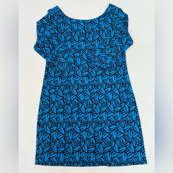 Leota Dresses & Skirts - Leota Blue Leaf Print Essential Dress Size M Stretch Travel Dress